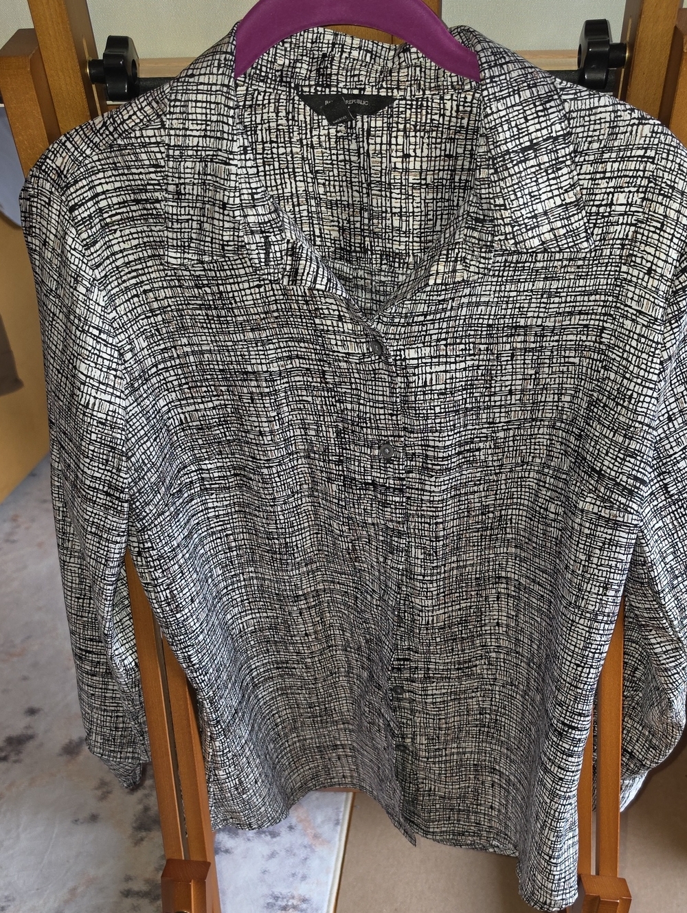 Banana Republic Factory Black and White Crosshatch pattern Button-Down Shirt
